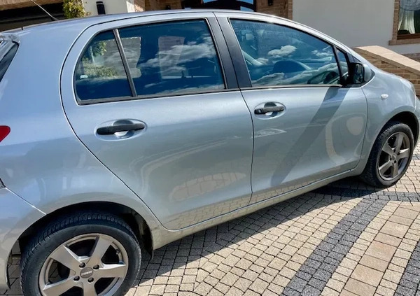 Toyota Yaris cena 17900 przebieg: 203642, rok produkcji 2011 z Tarnów małe 191